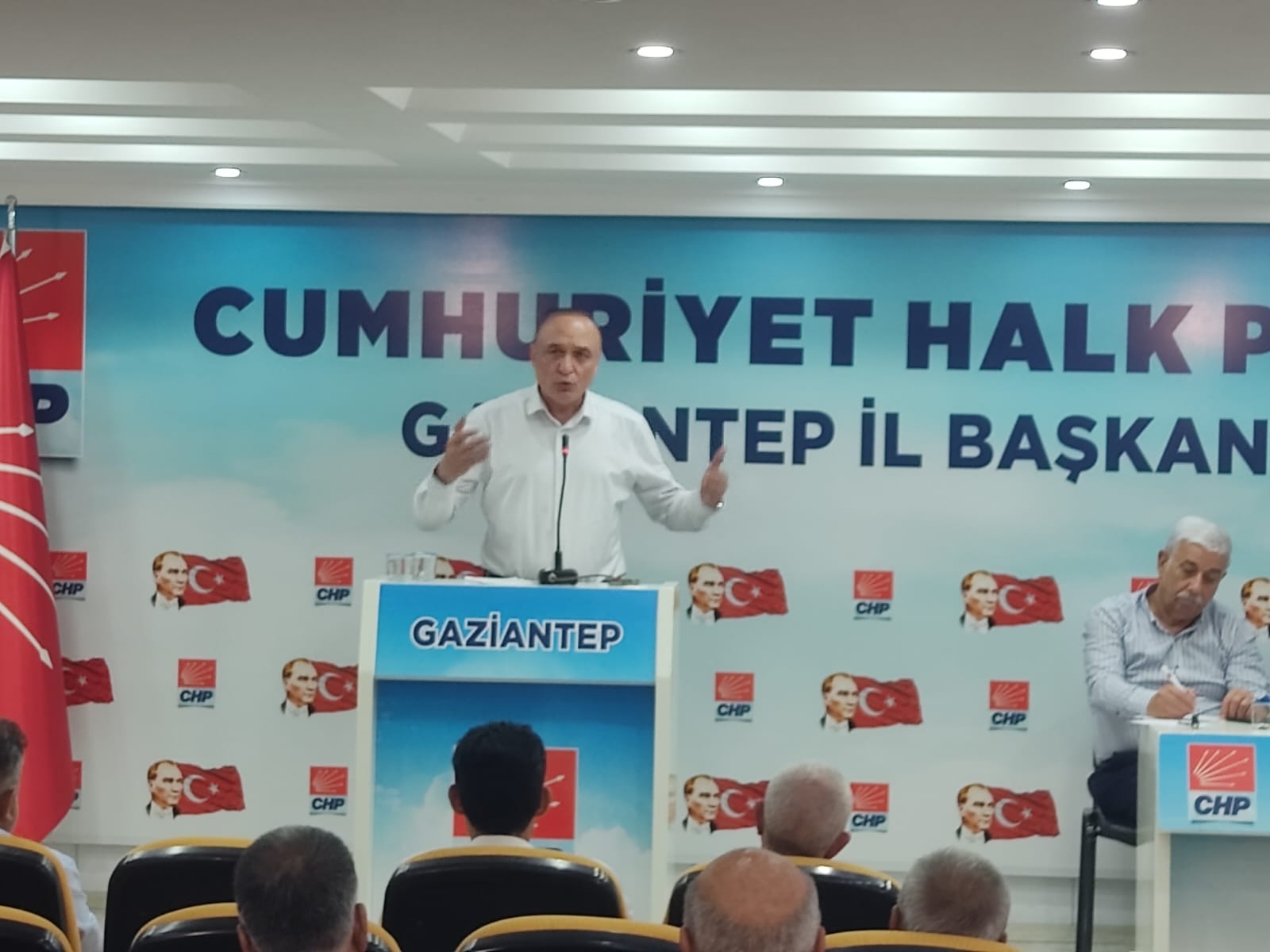 Melih MERİÇ | 28. Dönem CHP Gaziantep Milletvekili - HALKIN GERÇEK GÜNDEMİ GEÇİM DERDİ